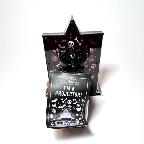 HALLOWEEN SWEET SHOP Projector Wallflowers Plug - Picture 7 of 7